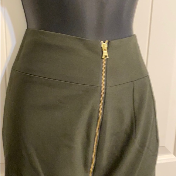 Olive zipper front pencil skirt - Picture 2 of 3